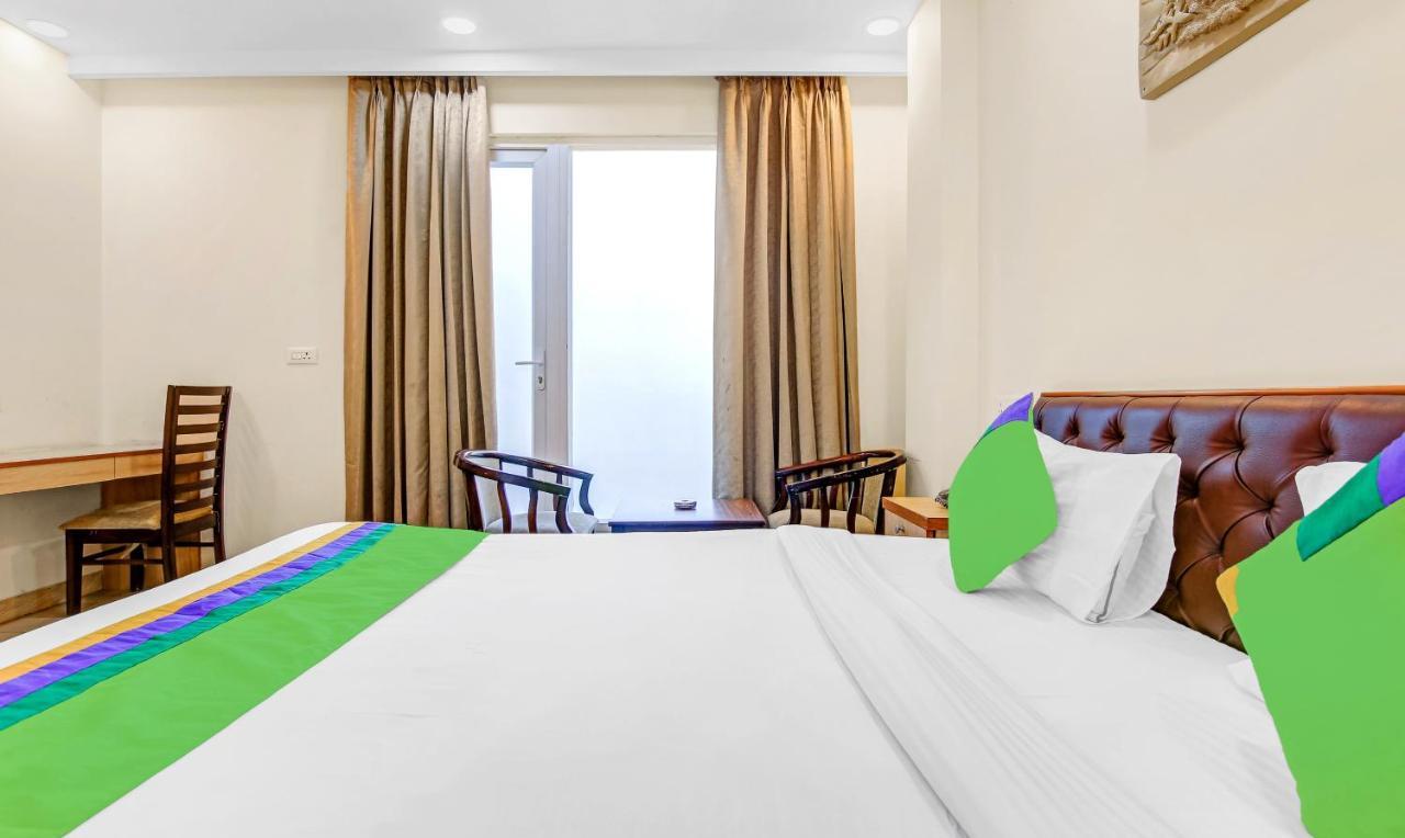 Treebo Sai Village Gold Souk - Sec 43 Gurgaon Exterior foto