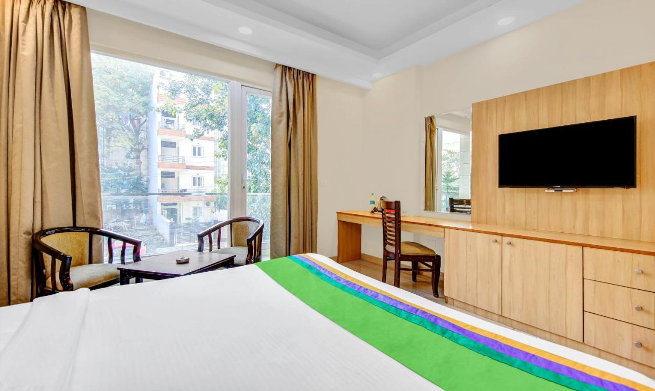 Treebo Sai Village Gold Souk - Sec 43 Gurgaon Exterior foto