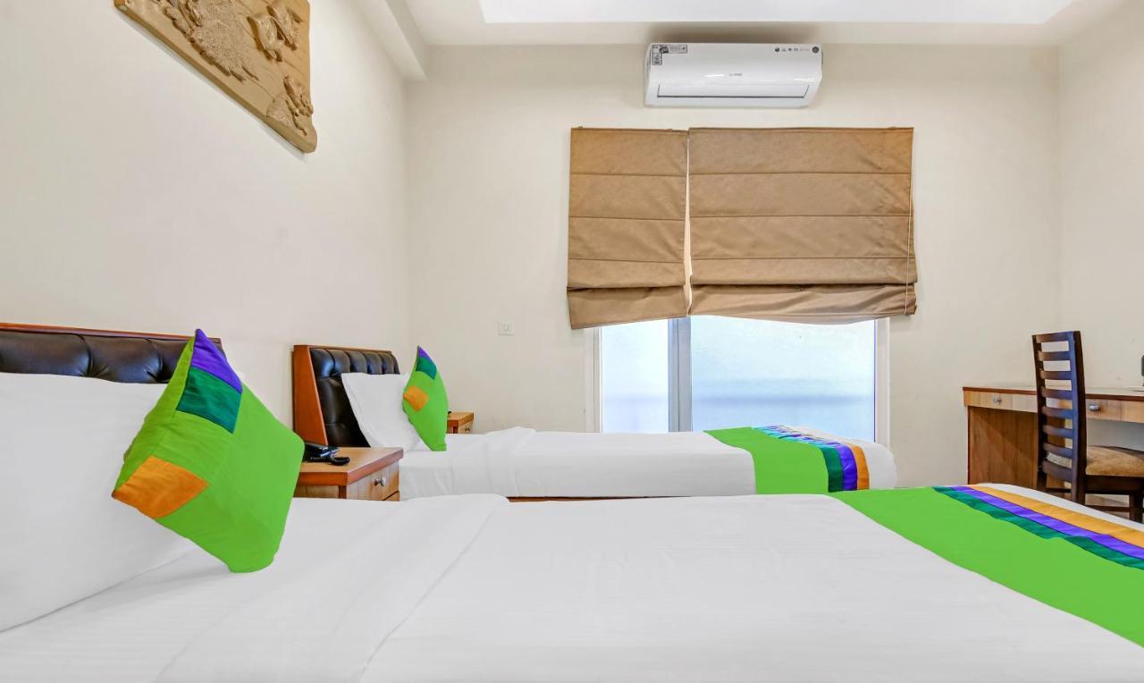 Treebo Sai Village Gold Souk - Sec 43 Gurgaon Exterior foto