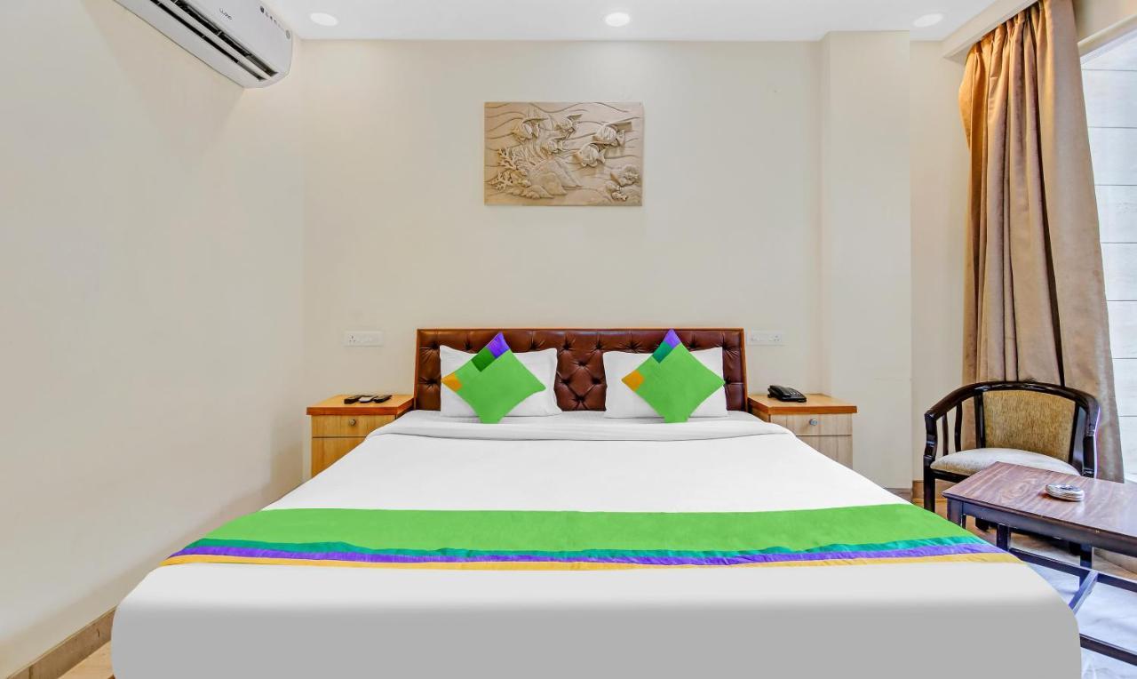 Treebo Sai Village Gold Souk - Sec 43 Gurgaon Exterior foto