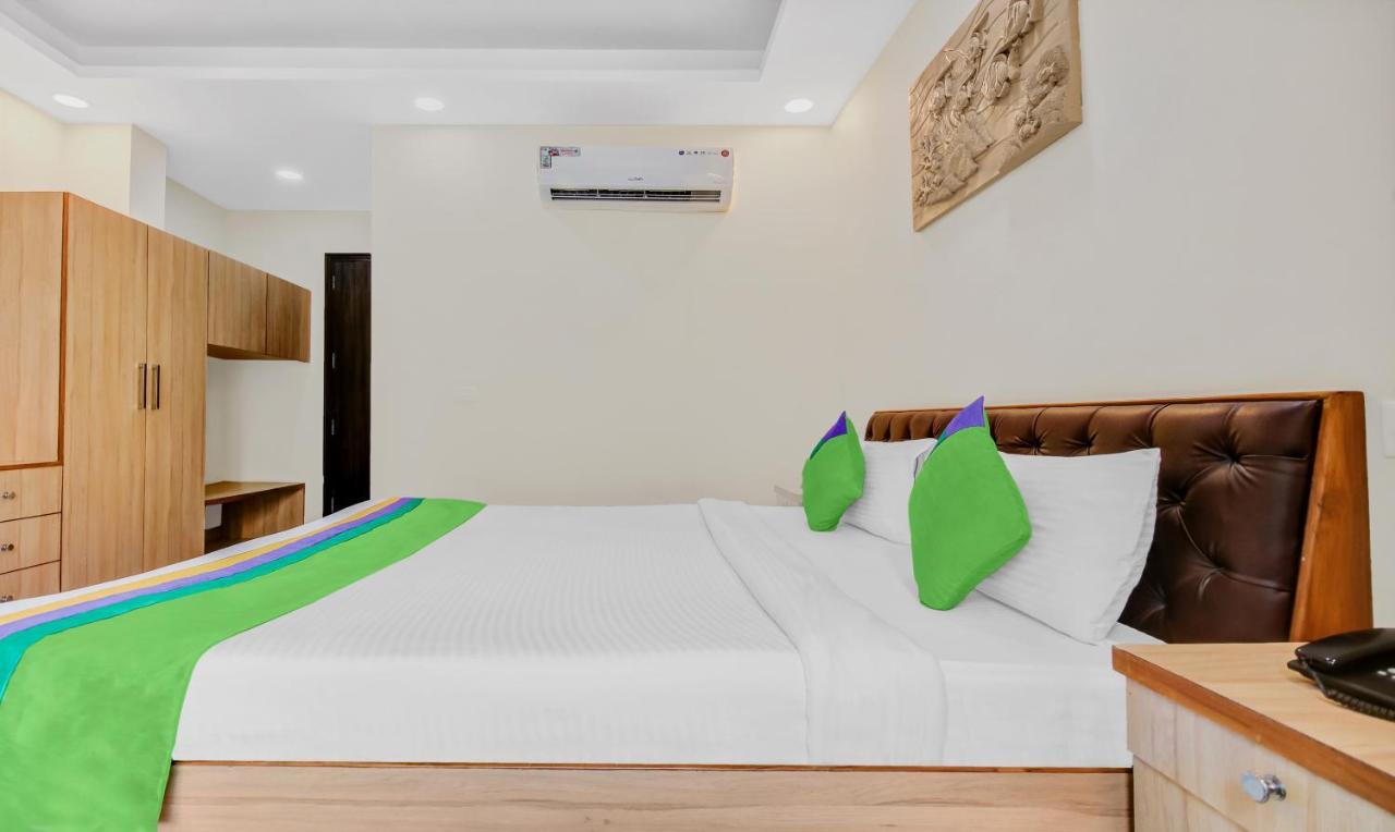 Treebo Sai Village Gold Souk - Sec 43 Gurgaon Exterior foto