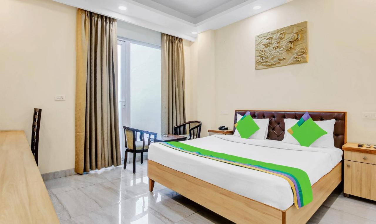 Treebo Sai Village Gold Souk - Sec 43 Gurgaon Exterior foto